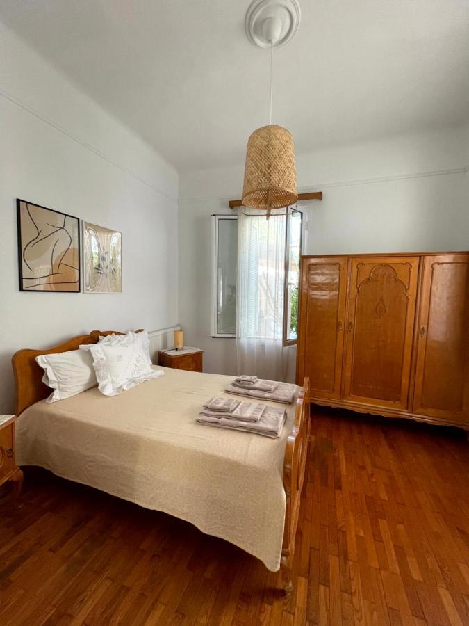 η ελπίδα και η γιάννα ξεκίνησαν ένα χώρο Cute Apartment *